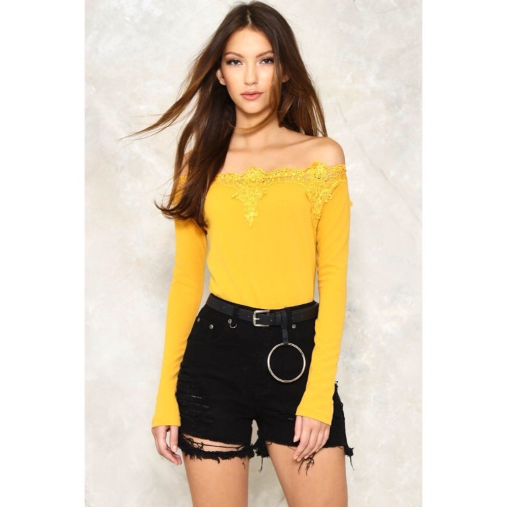 🌼 Take The Edge Off-the-shoulder Top 🌼